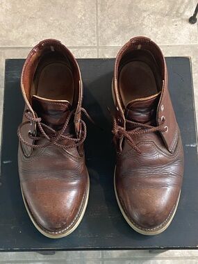 Red Wings Men's 8 E2  (3141) Brown Leather Chukka Boots - Classic Lace-Up Style.